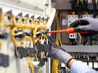 Prüfung ortsfester elektrischer Anlagen in Krankenhäusern und Pflegeeinrichtungen