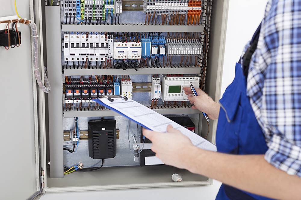Prüfung ortsveränderlicher elektrischer Betriebsmittel: Eine umfassende Anleitung