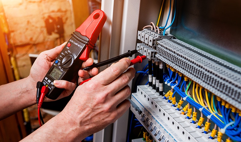 Prüfung ortsfester elektrischer Anlagen in Krankenhäusern und Pflegeeinrichtungen